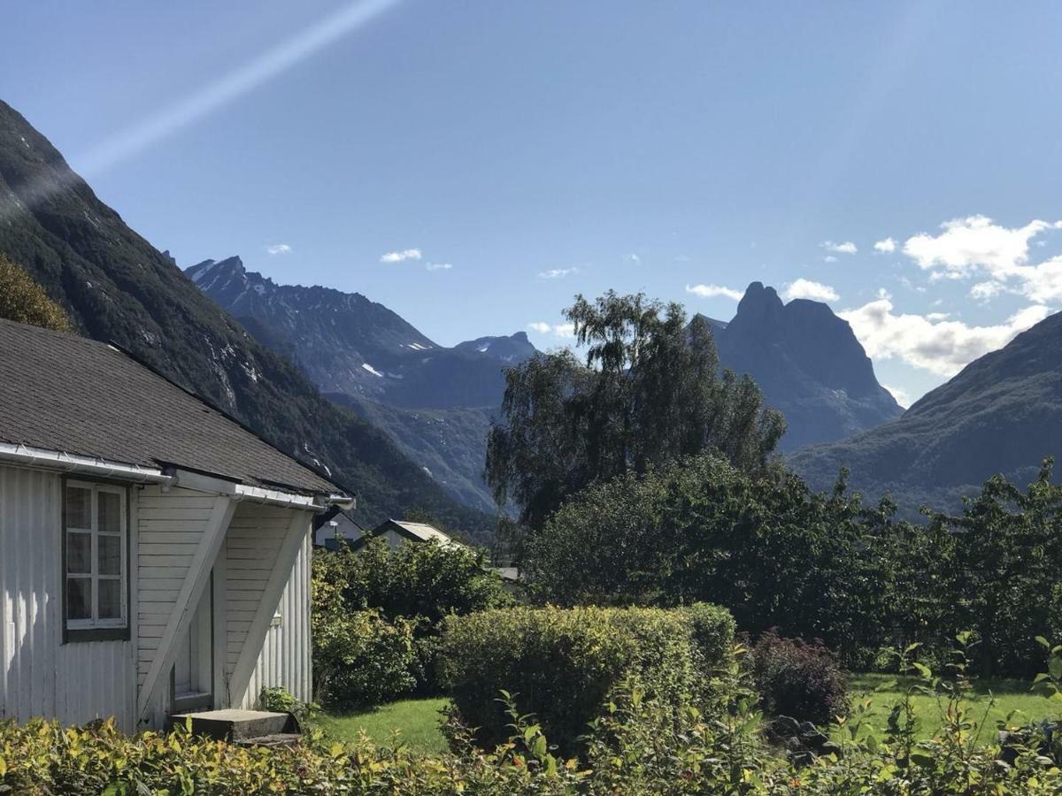 Andalsnes Gustehouse Apartment Exterior photo