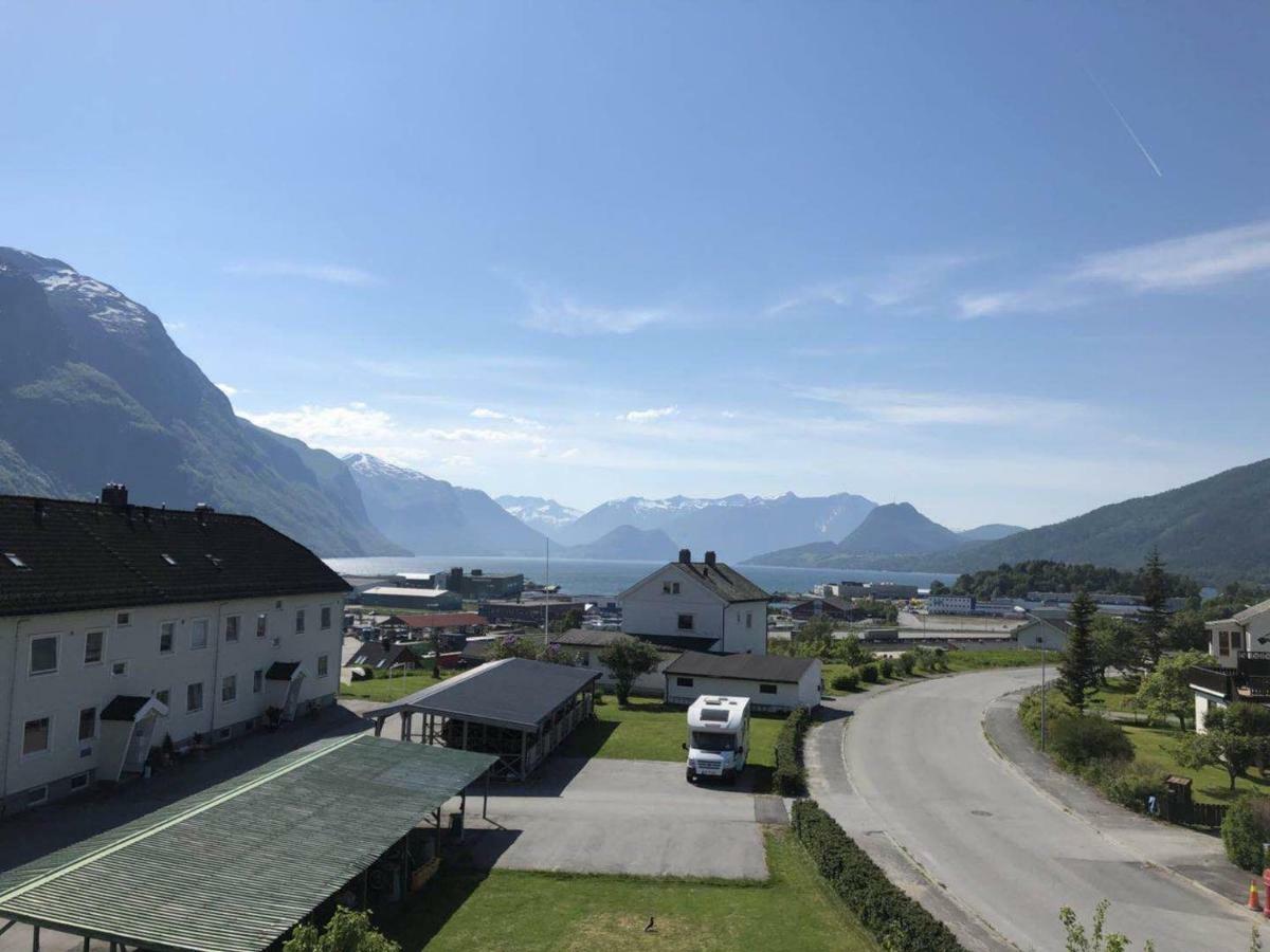 Andalsnes Gustehouse Apartment Exterior photo